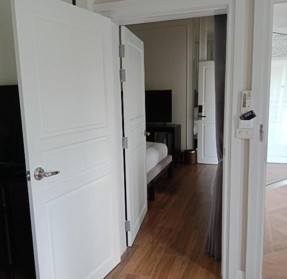 带2个卧室的套房, Nirvanan House