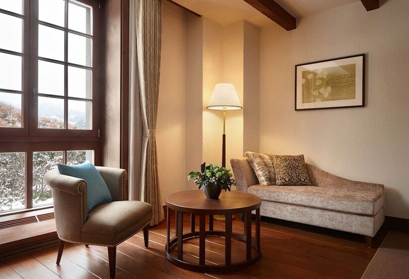 غرفة ديلوكس رباعية, Lotte Arai Resort