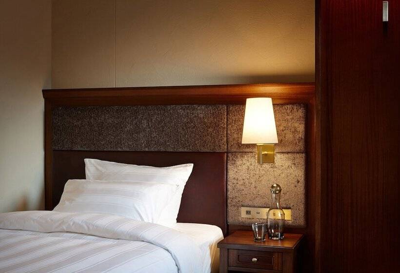 غرفة ديلوكس رباعية, Lotte Arai Resort