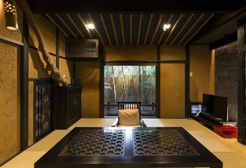 جناح ديلوكس, Hikyou Shirakawagensen Sansou Takefue