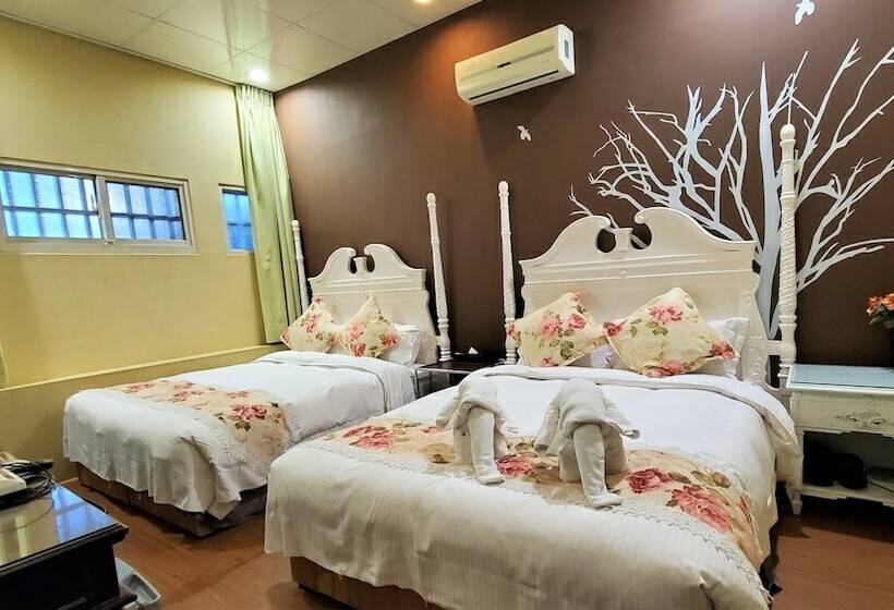 اتاق استاندارد چهار تخته, Smile Fish