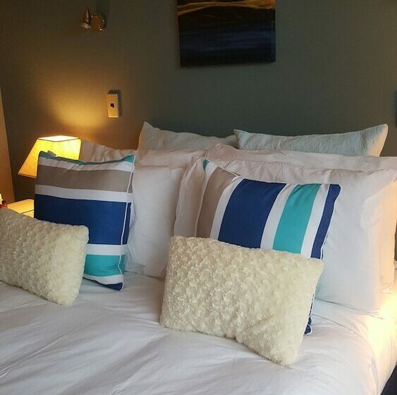 اتاق لوکس, Heta Bed And Breakfast