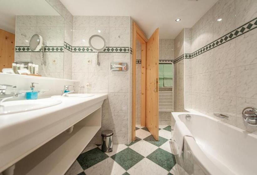 Номер Стандарт Трехместный, Quality Hosts Arlberg   Hotel Bergheim