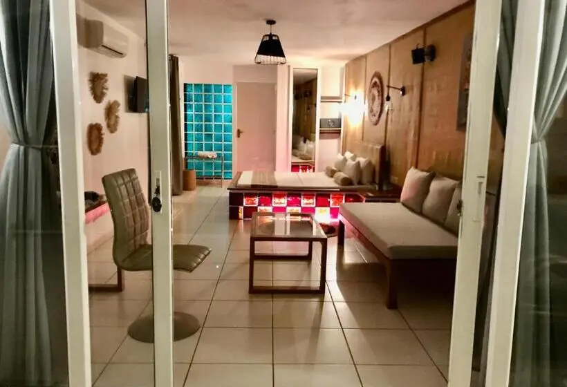 سوییت با چشمانداز دریا, Le Jardin Exotique