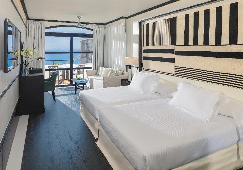 חדר דלוקס, The George Street