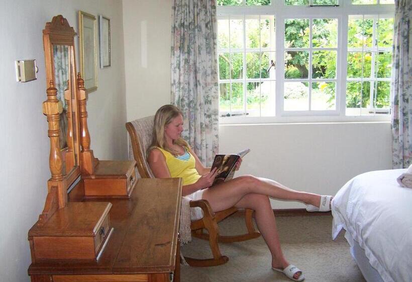 חדר סטנדרט חדר אמבטיה משותף, Cedar Garden