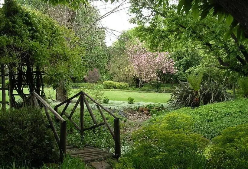 バス共有のスタンダードルーム, Cedar Garden