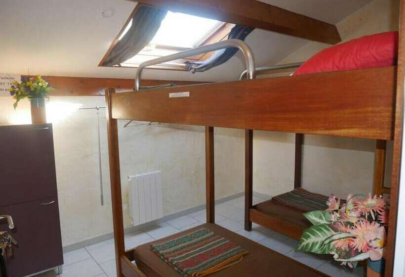 共用房间的床, L Oustaou Castellane