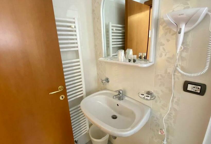 스탠다드 발코니 룸, Casteluce Hotel Funivie