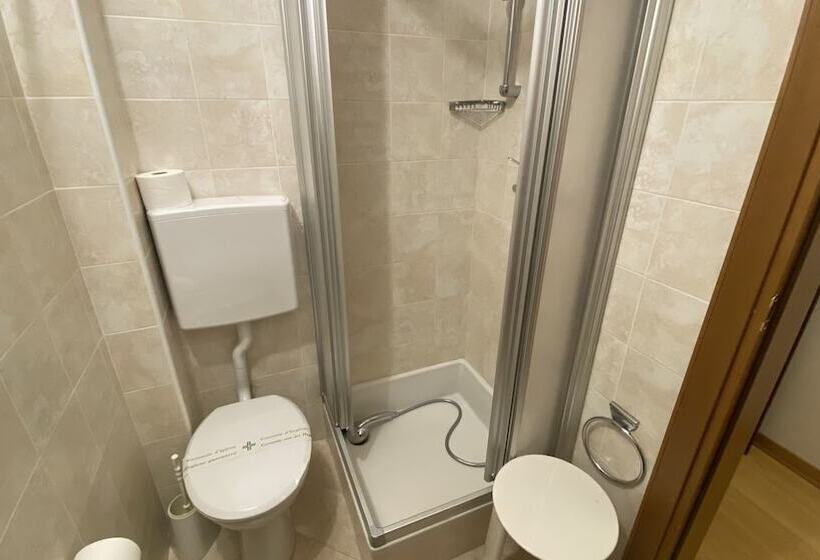 이코노미 룸, Casteluce Hotel Funivie