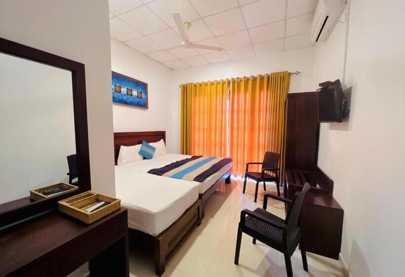 غرفة ديلوكس مطلّة علي البحر مزوَّدة بشُرفة, Bay Beach