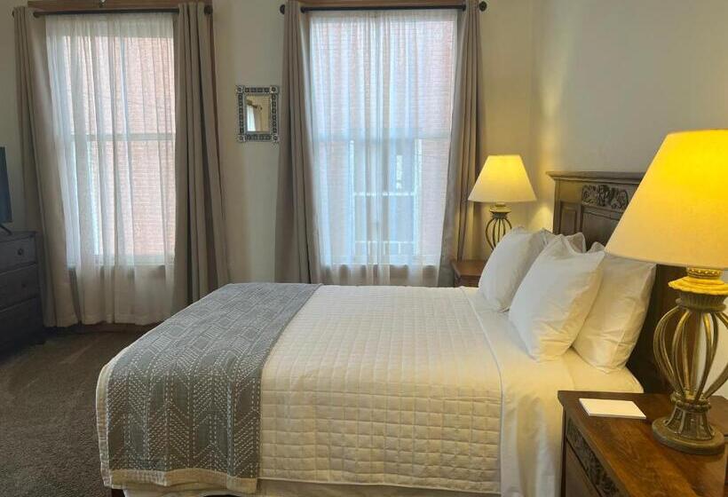 إستوديو قياسى, Canyon Rose Suites