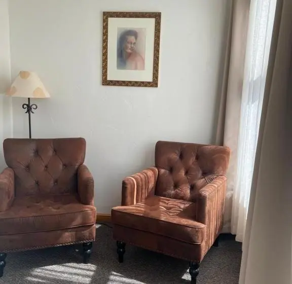スーペリアスタジオ, Canyon Rose Suites