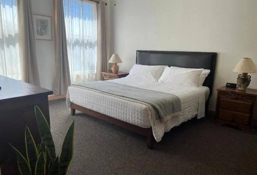 スーペリアスタジオ, Canyon Rose Suites