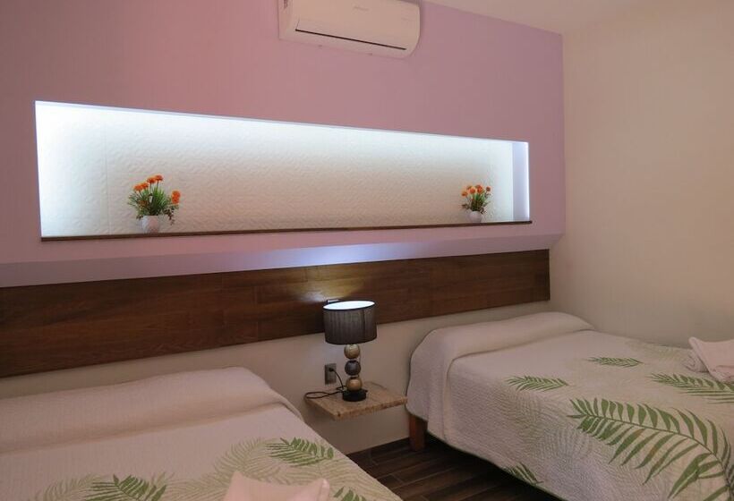 غرفة قياسية رباعية, Posada Comala