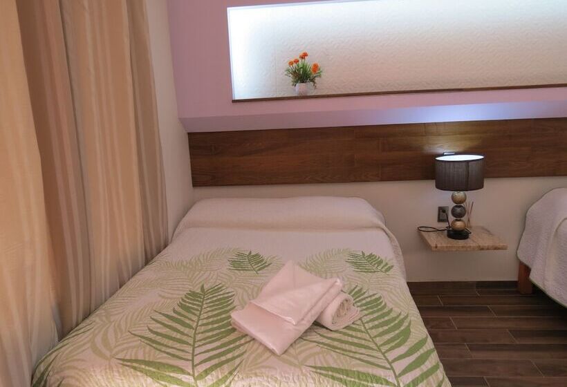 غرفة قياسية رباعية, Posada Comala