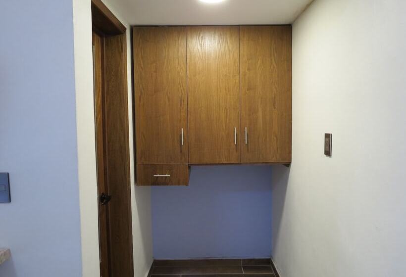 غرفة قياسية رباعية, Posada Comala