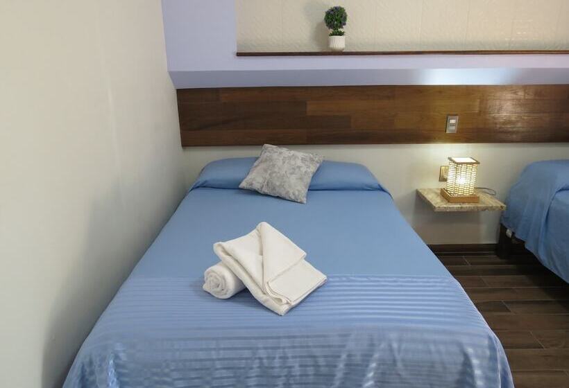 غرفة قياسية رباعية, Posada Comala