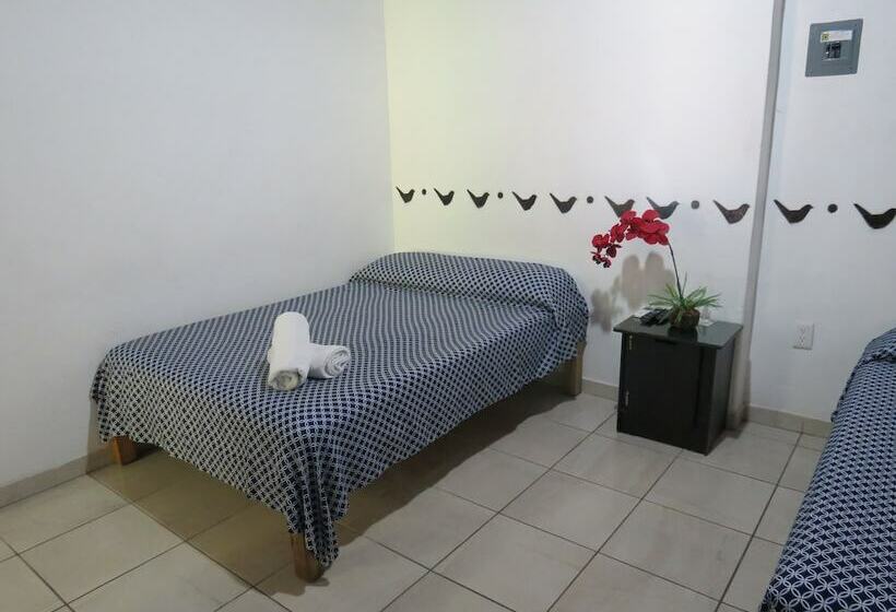 غرفة قياسية رباعية, Posada Comala