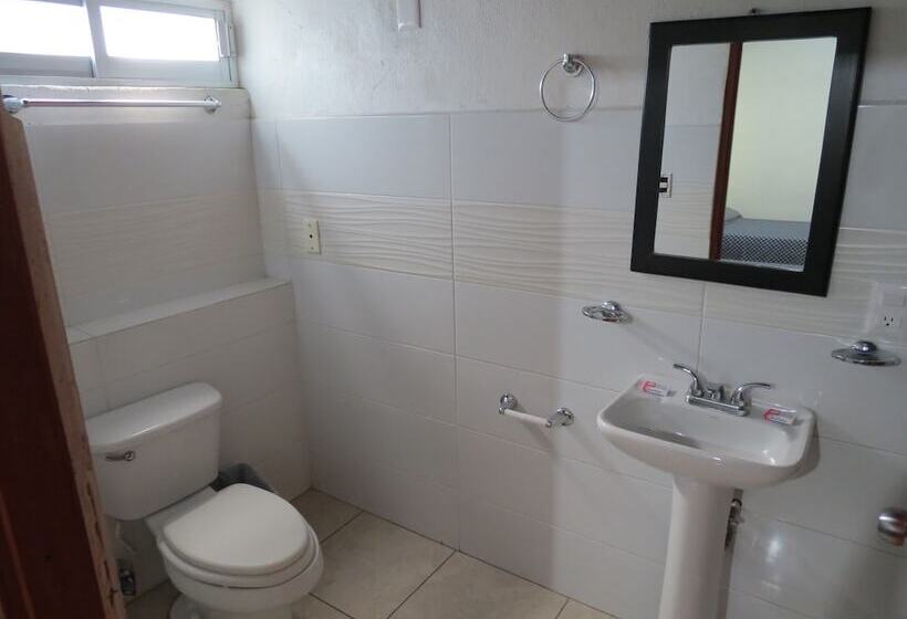 غرفة قياسية رباعية, Posada Comala