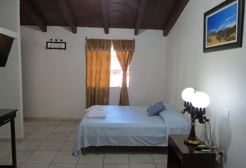 غرفة قياسية رباعية, Posada Comala