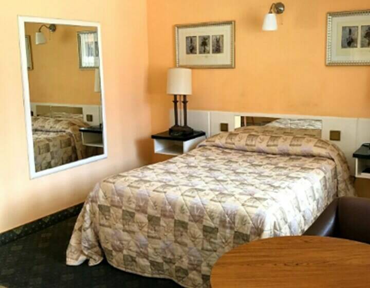 غرفة قياسية, Motel Cortez