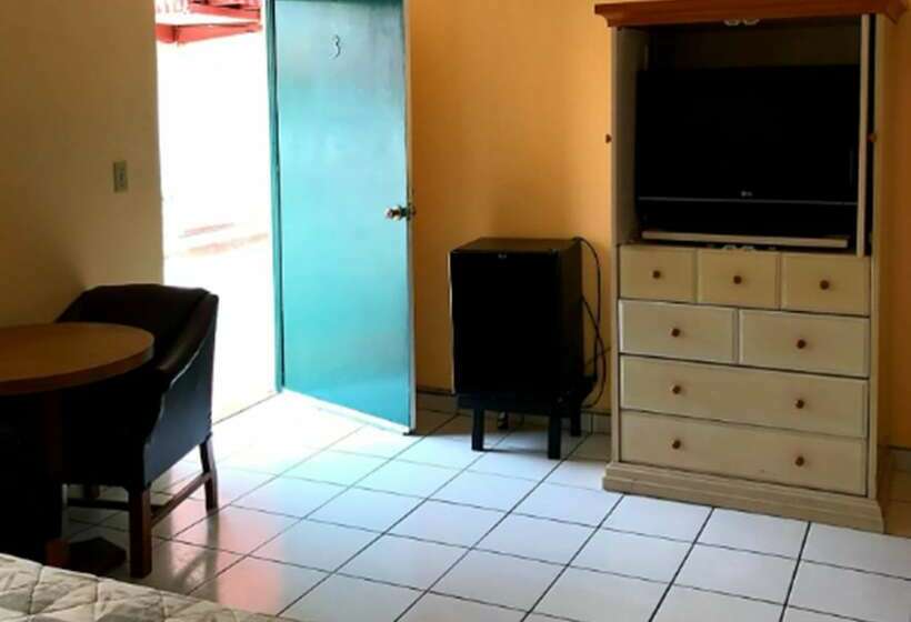 غرفة قياسية, Motel Cortez