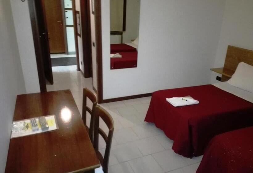 اتاق استاندارد, Motel Est