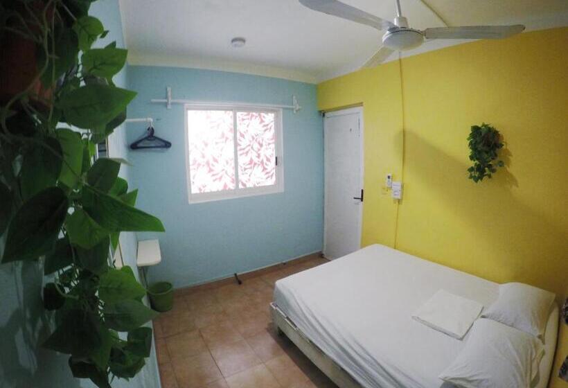 バス共有のスタンダードルーム, Tres Mundos Hostel