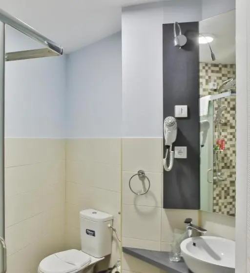 اتاق لوکس سه تخته, Harmony Bed And Breakfast