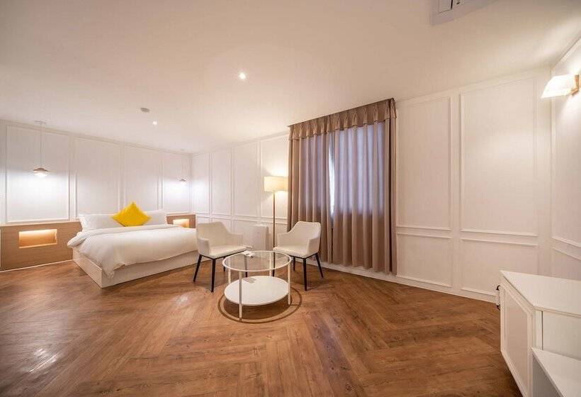 סוויטה, Chuncheon Bom Stay