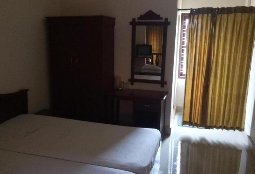 Economy Room, Nuhman