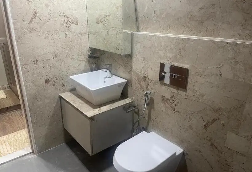 Deluxe Room, Lch Fitness