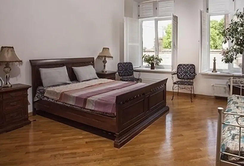 اتاق خانوادگی, Esther House Hotel Museum