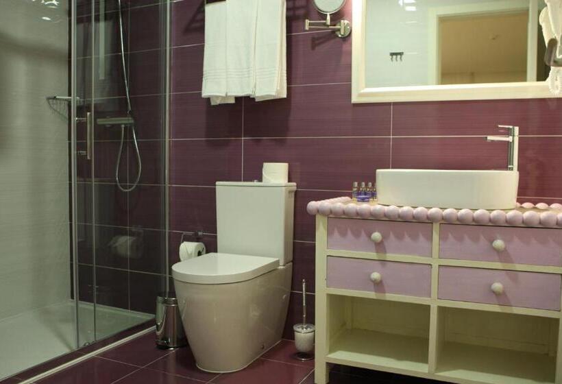 חדר סטנדרט לשלושה עם מרפסת, Art'otel Barcelos