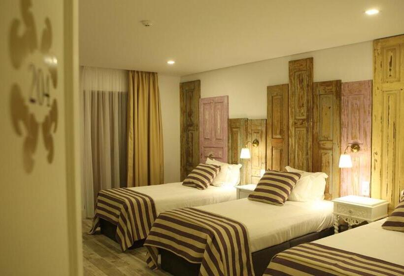 Трехместный Номер Стандарт с Балконом, Art'otel Barcelos