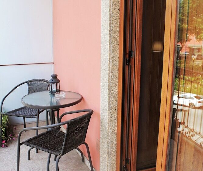 Трехместный Номер Стандарт с Балконом, Art'otel Barcelos