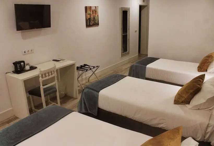 バルコニー付きスタンダードトリプルルーム, Art'otel Barcelos