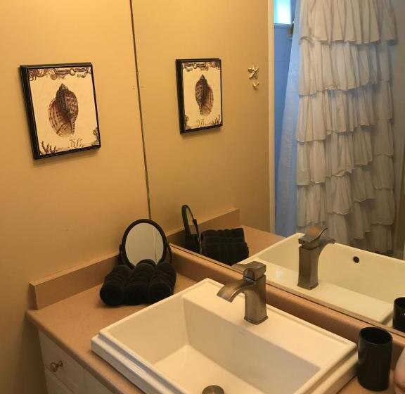 Люкс Вид на Море, Donna's Bed & Breakfast