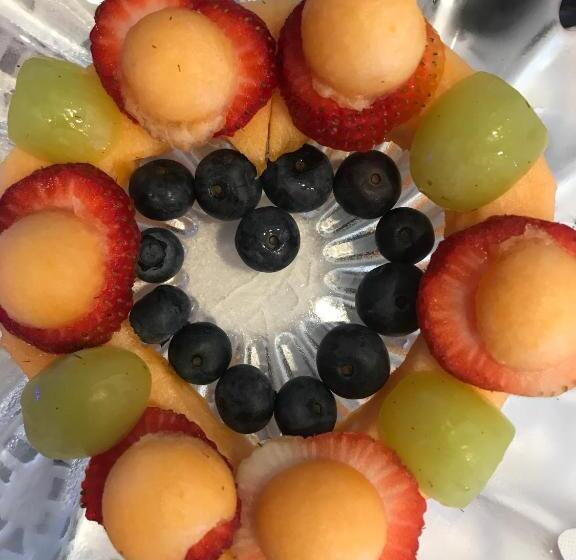 Люкс Вид на Море, Donna's Bed & Breakfast