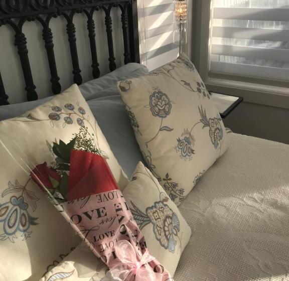 Люкс Кровать Кинг, Donna's Bed & Breakfast