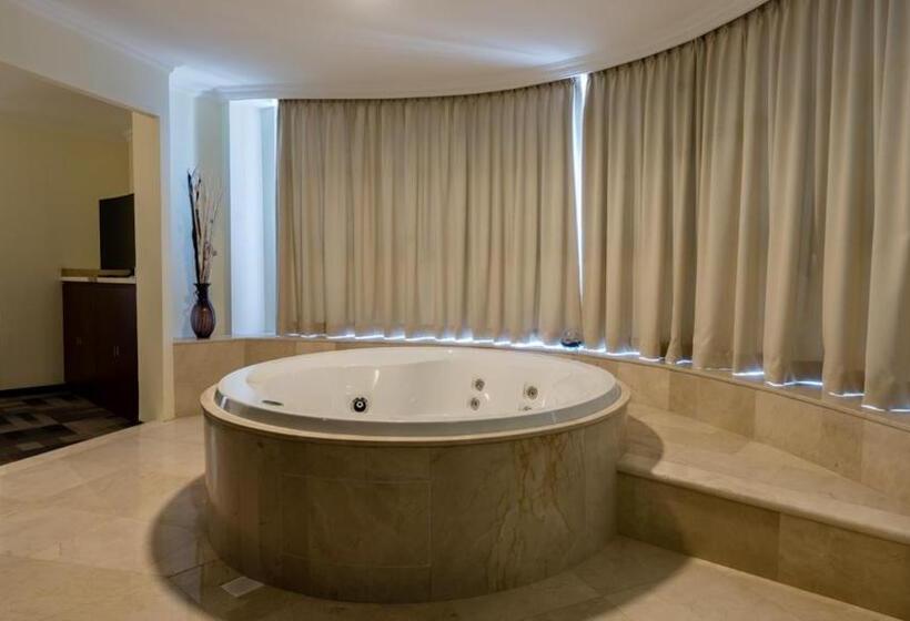 سوئیت پرزیدنت, Costa Pacifico   Suite