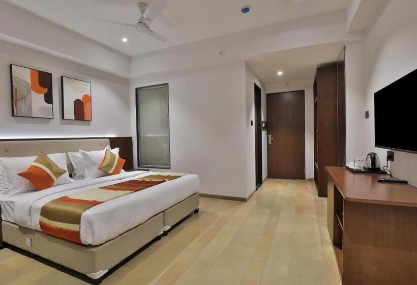 اتاق لوکس, Elements Surat