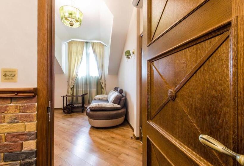 디럭스 스위트, Lepsza садыба