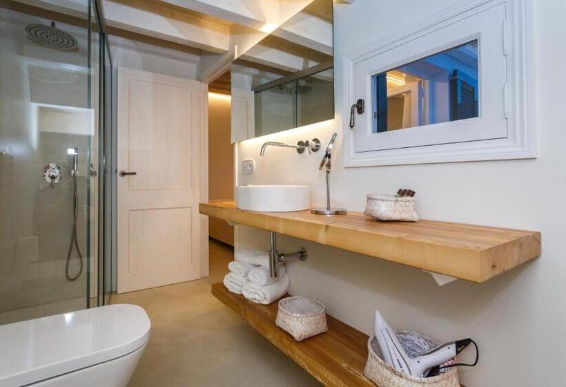 带露台的套间, S Estil Let