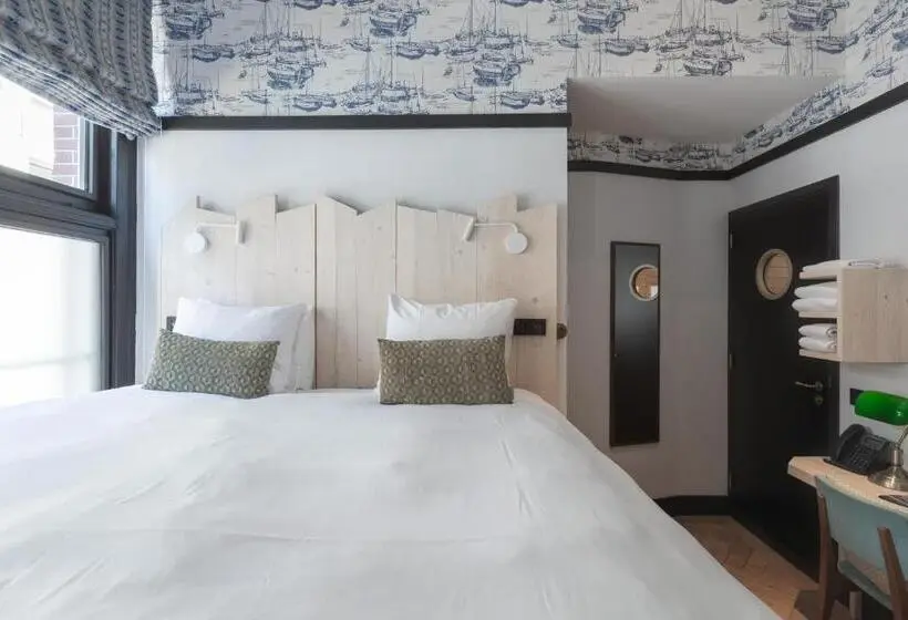 Basic Room, The Hendrick S