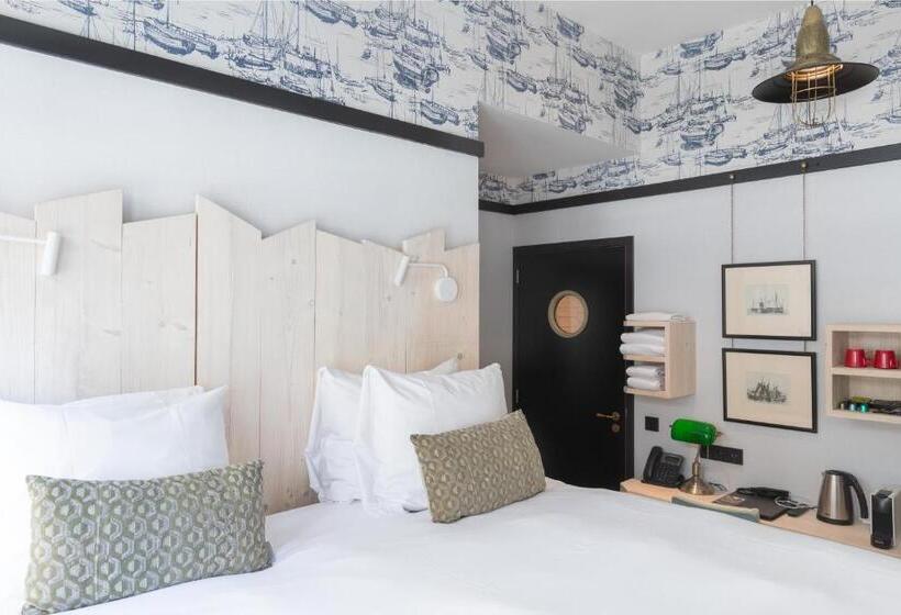 Basic Room, The Hendrick S