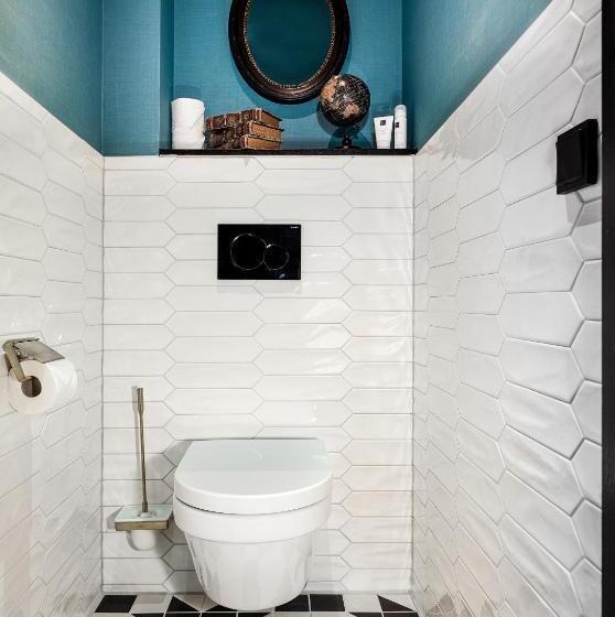 Superior Room King Size Bed, The Hendrick S