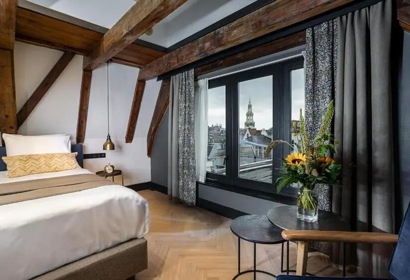 Deluxe Room with Views, The Hendrick S