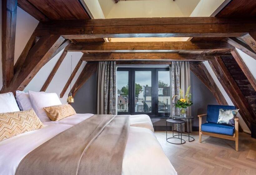 Deluxe Room with Views, The Hendrick S